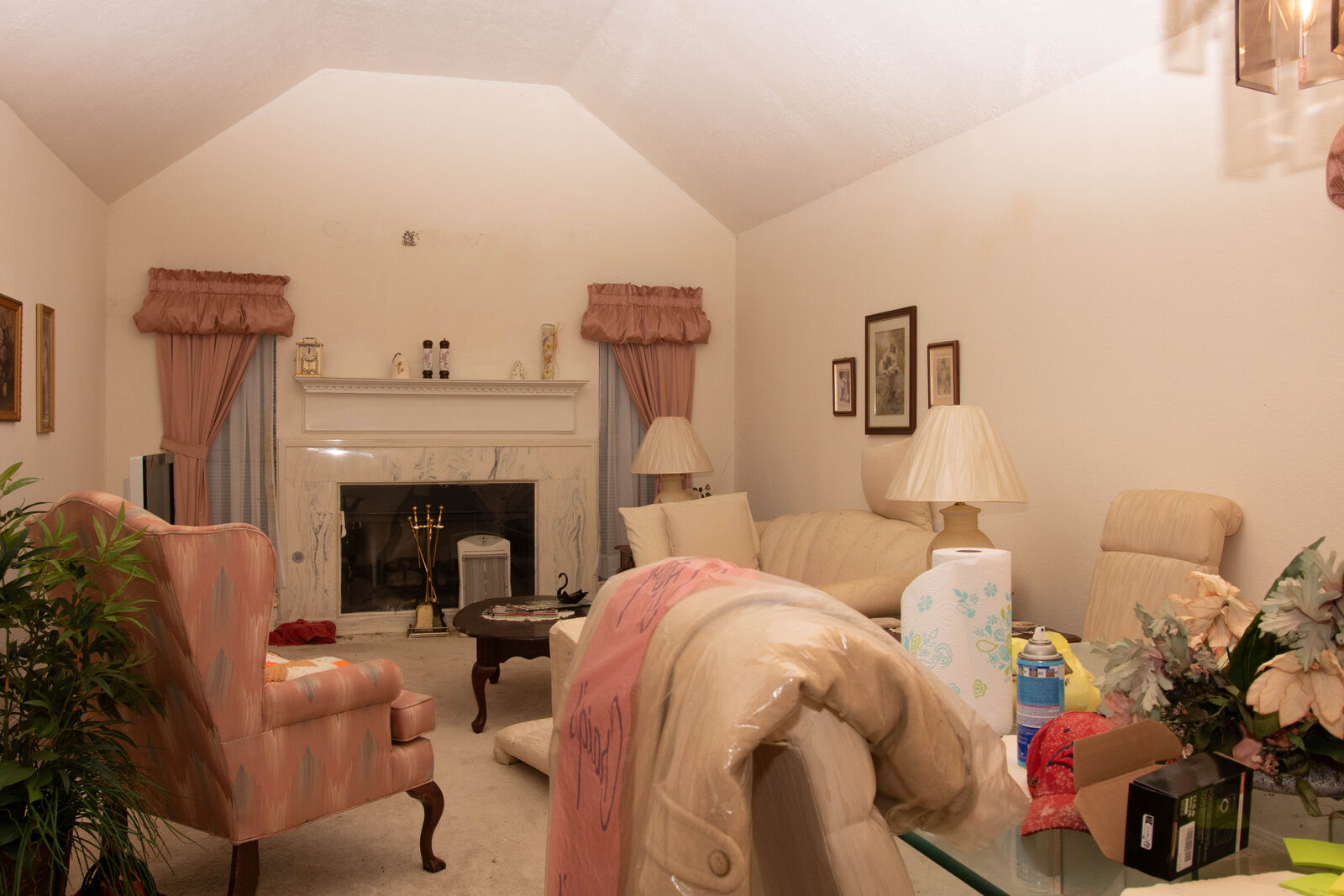 Living room before renovation